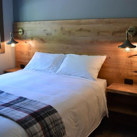 Sasquatch Inn Harrison Mills Extérieur photo